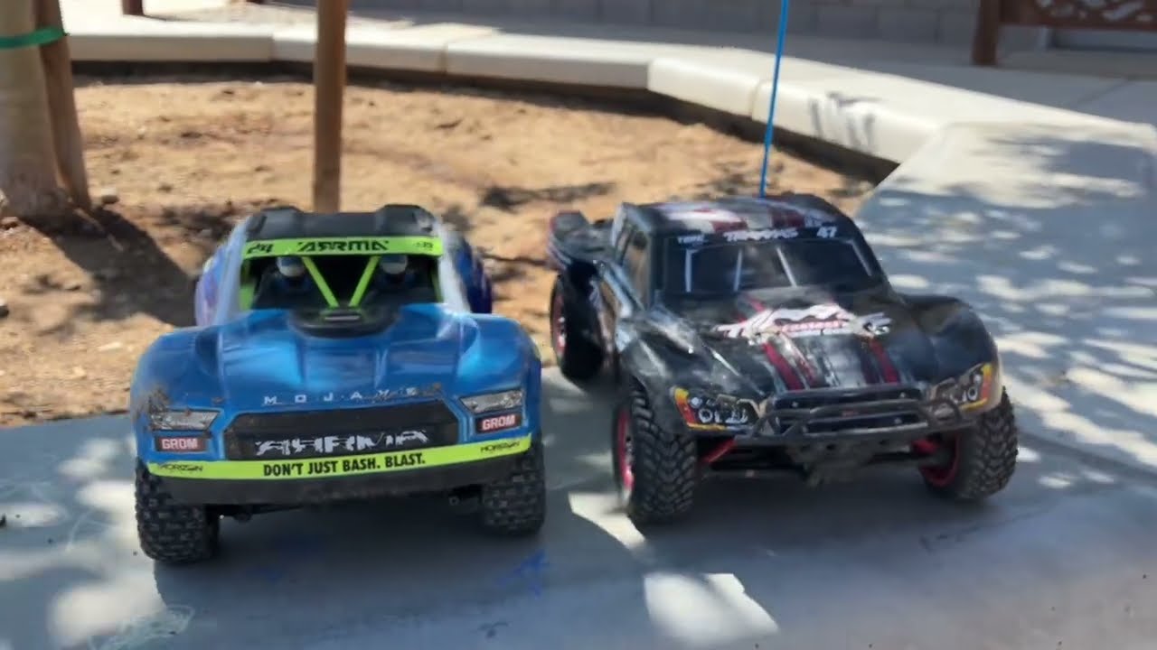 Mojave Grom vs Traxxas 1/16 Slash