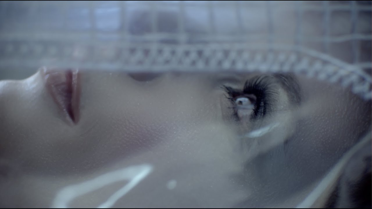 Myl&egrave;ne Farmer - D&eacute;g&eacute;n&eacute;ration (Clip Officiel)