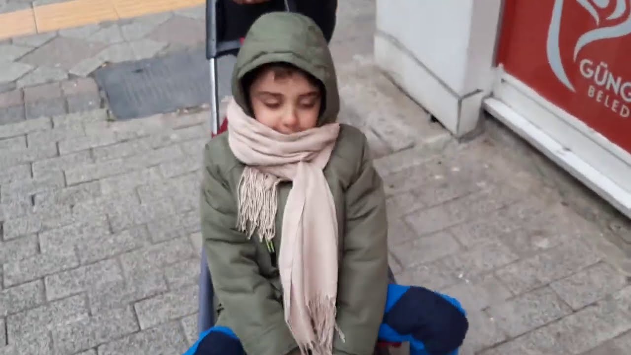 Efe yeni minecraft oyuncağını açtı.