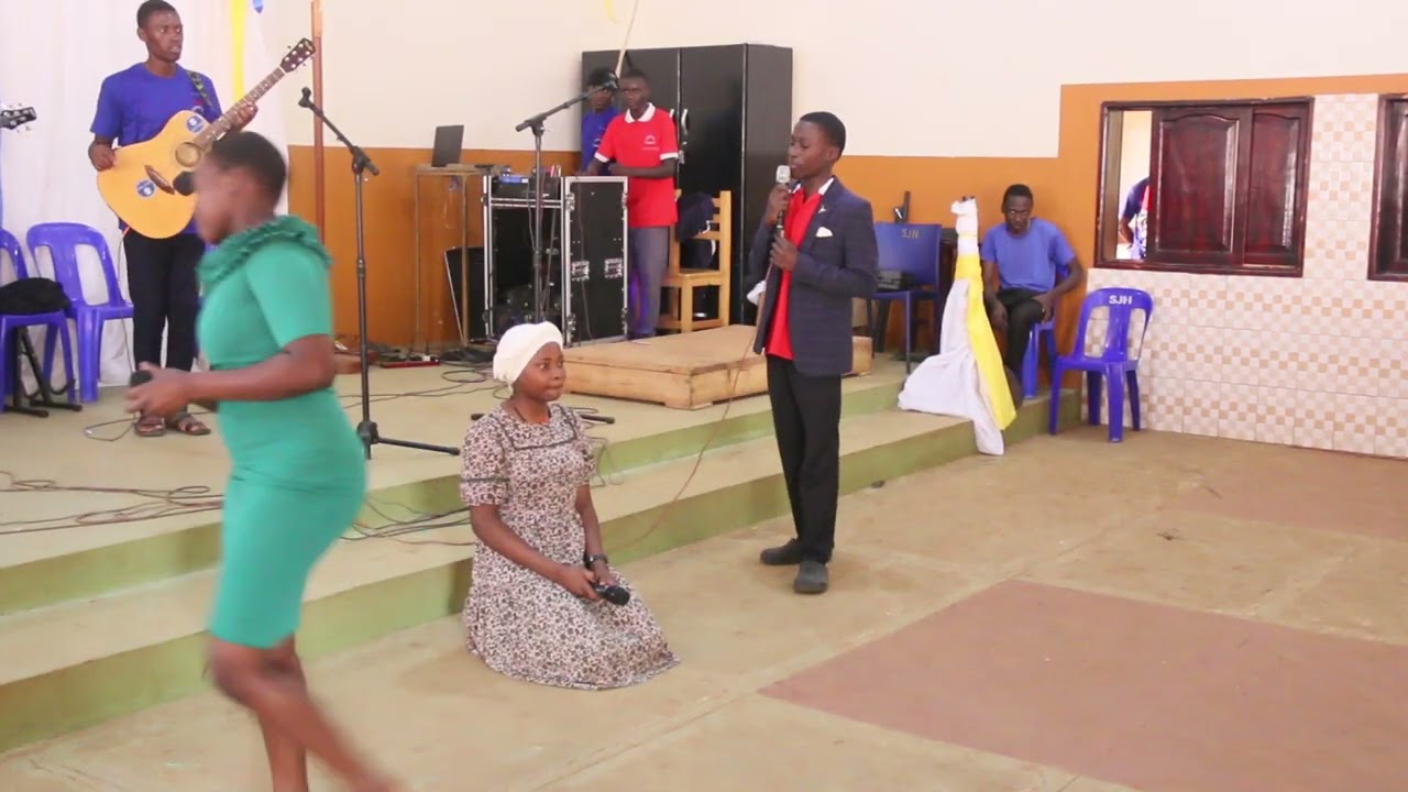 LIVE BAND Obufumbo bubeeramu enjawulo