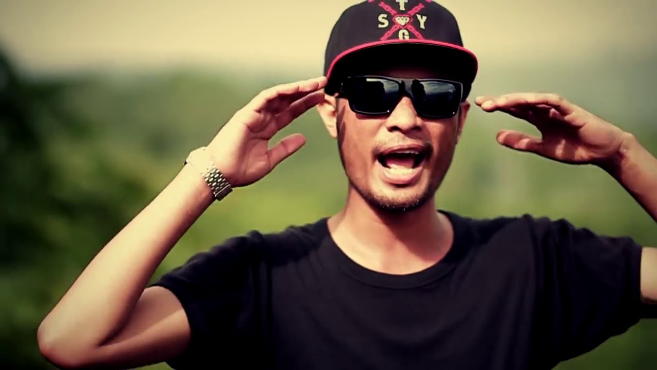 ECKO SHOW - Pergilah [ Music Video ] (ft. A KEY B & RYO KREEPEEK)