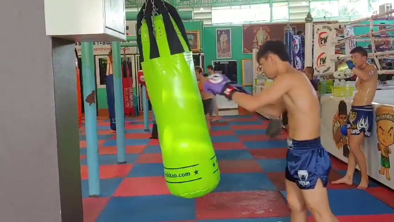 [진드래곤 무에타이] PK Saenchai Muay Thai gym, Tawanchai Bag training