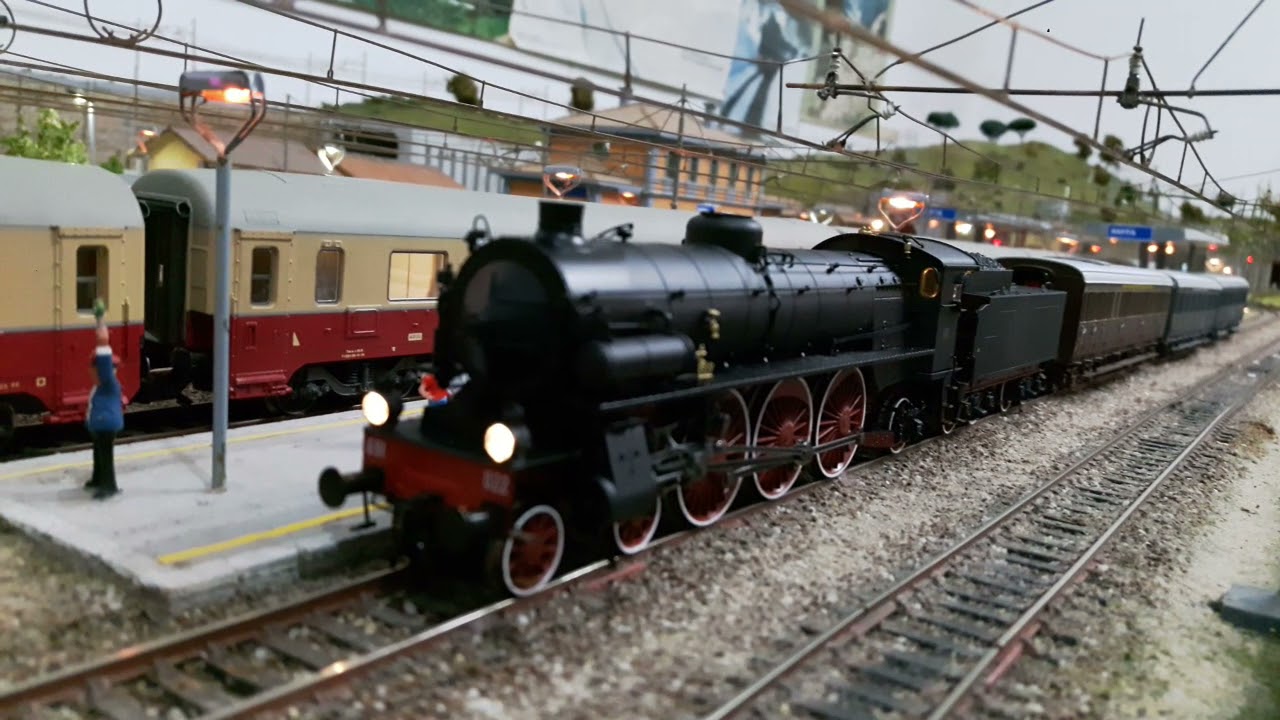 treni a vapore sul plastico 