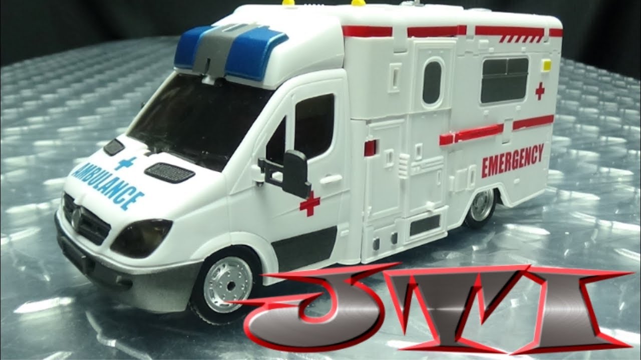 JUST TRANSFORM IT!: Generation Toy Bulance (First Aid)