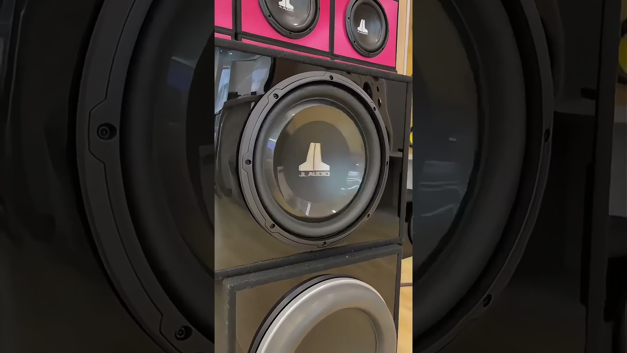 Subwoofer bass excursion, JL AUDIO W1