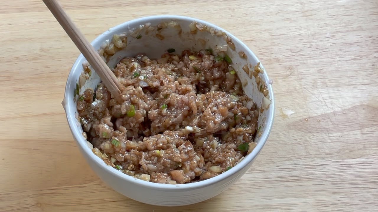Ground pork and onion dumpling filling