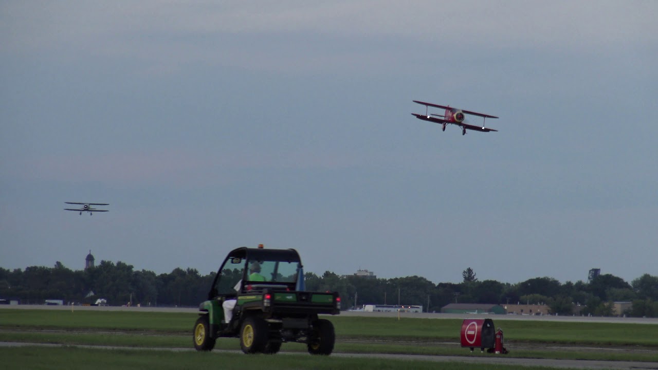 Two Beechcraft Staggerwings Land at EAA Airventure 2017