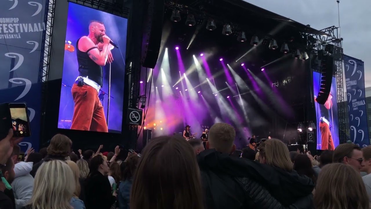Lauri Tähkä - Nukkuvat aamut live Suomipop Jyväskylä 2022
