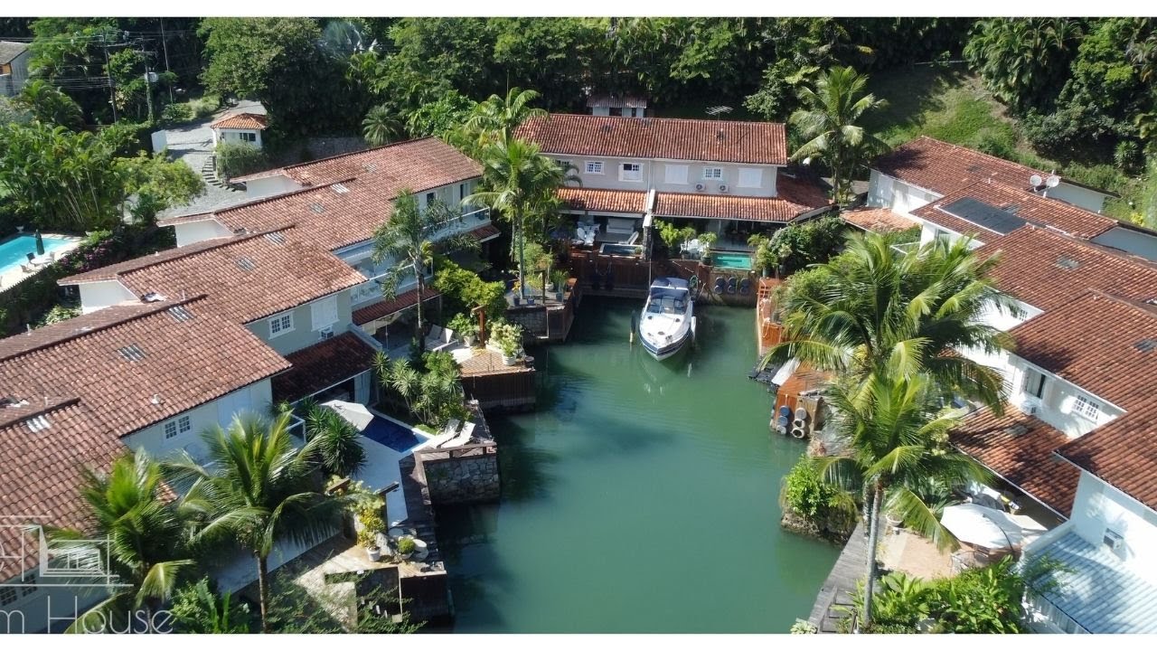 Casa de canal no Porto Frade - RJ Angra dos Reis