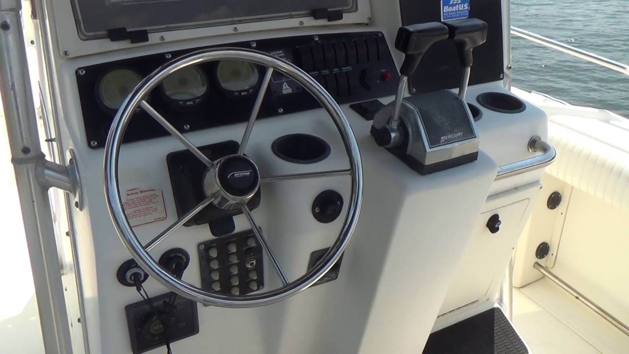 2001 Boston Whaler 260 Outrage