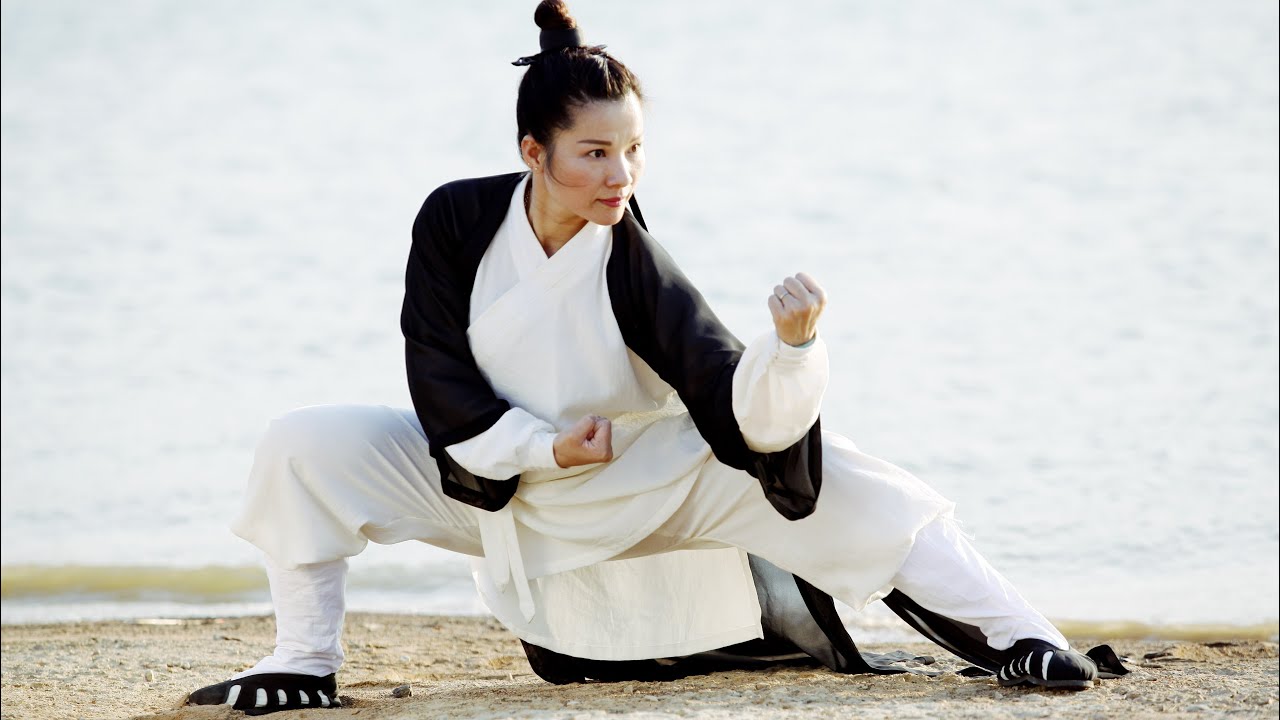 龙门太極拳：十八组二十九式演练者：黄冬梅（兴玥）
