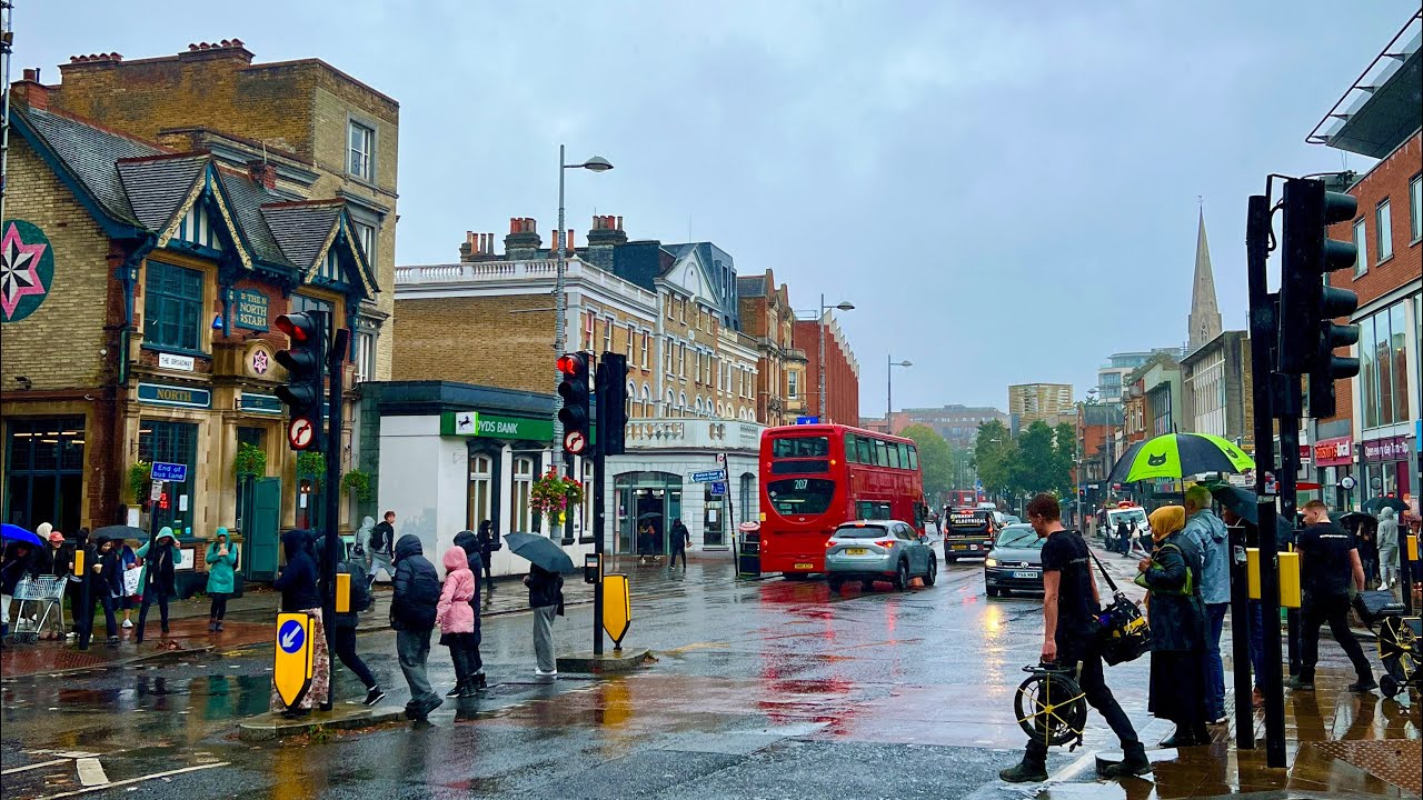 ☔️One hour walk in London with HEAVY rain [4K] | Ealing | Autumn 2024