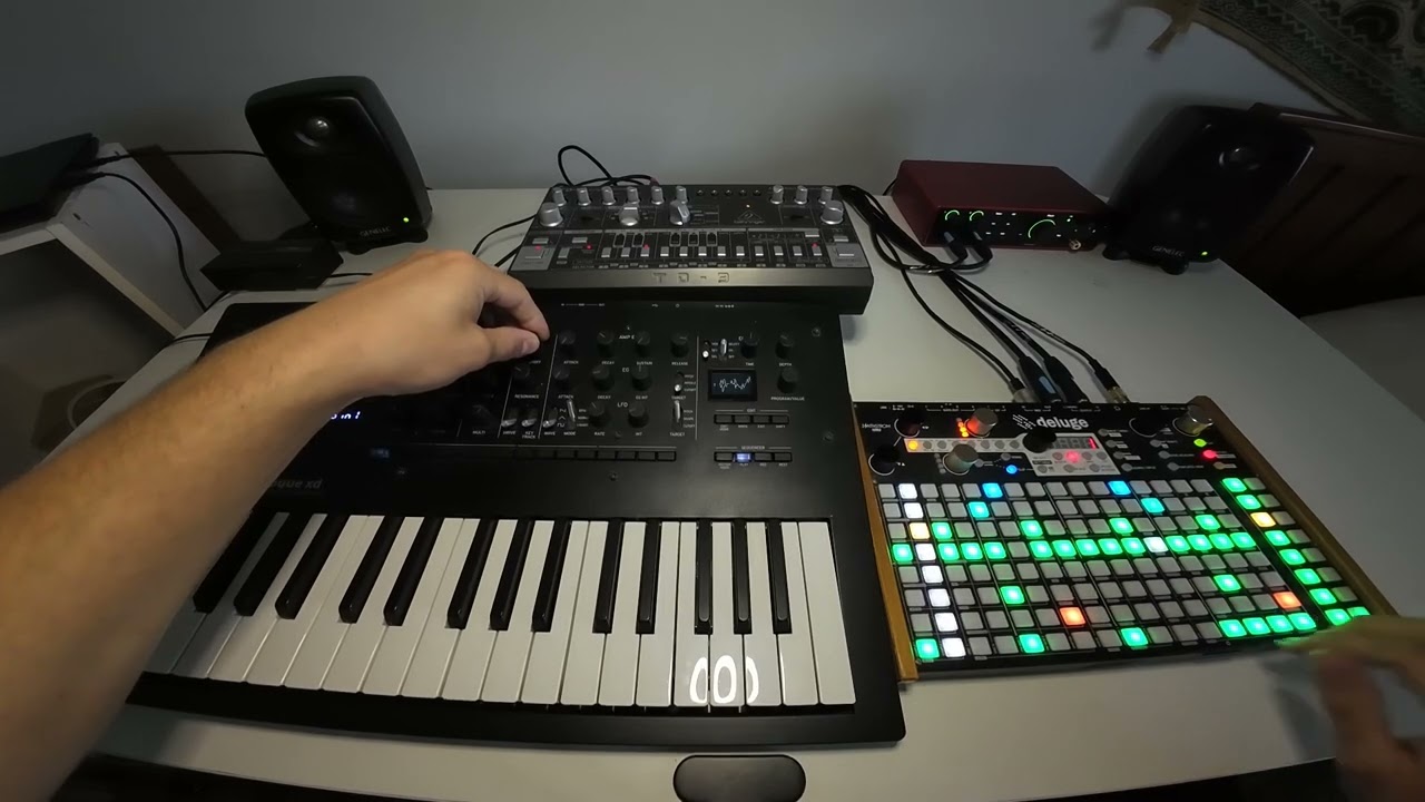 Acid Techno Jam with Synthstrom Deluge, Minilogue XD and Behringer TD-3