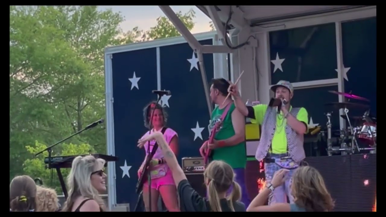 The Deloreans 80’s Tribute Band. New Town-Williamsburg,Virginia