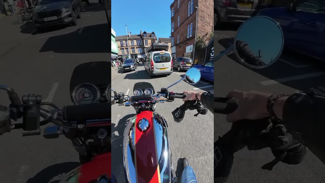 ⚠️🚨Road Rage Karen🚨⚠️. Plays the victim as per