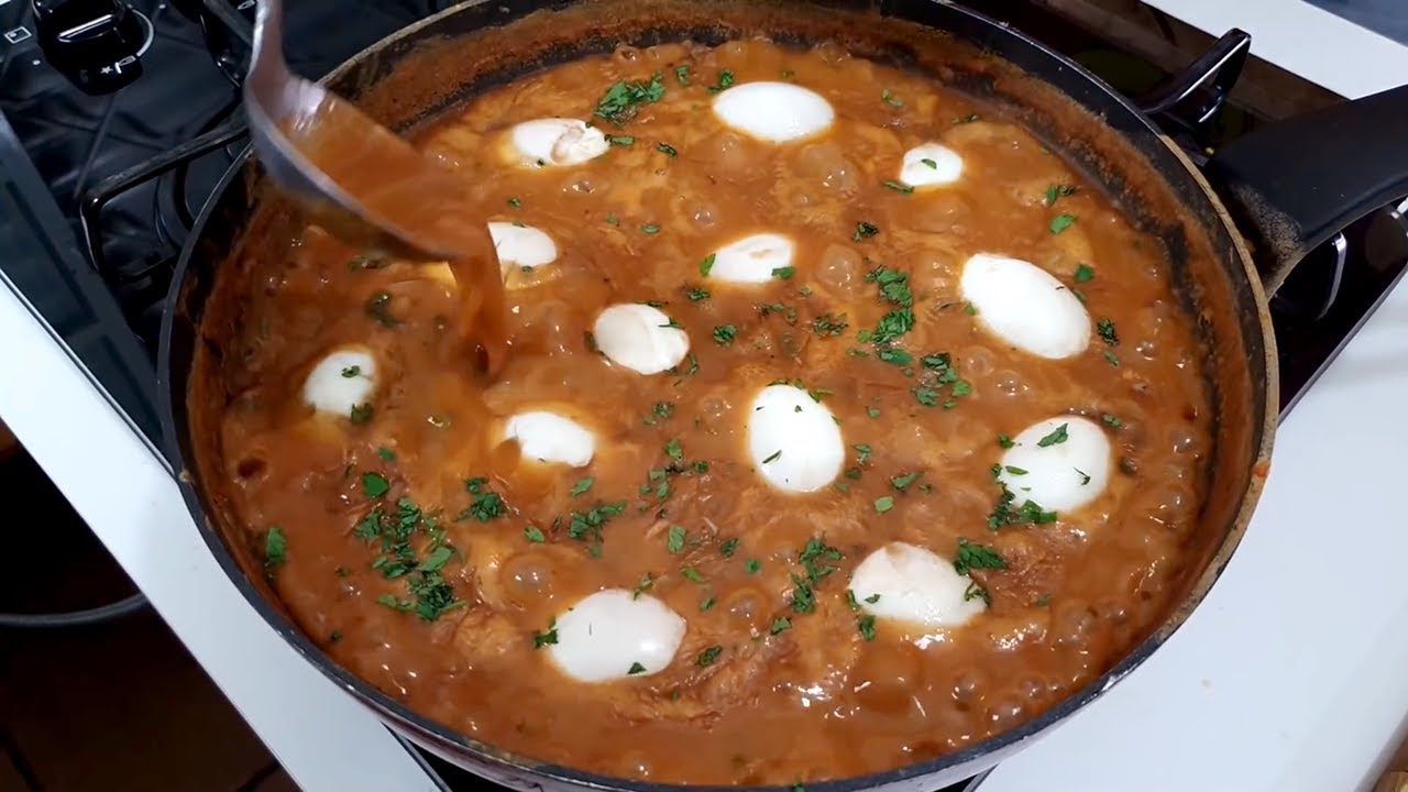 Caldo cremoso de ovos e feijão