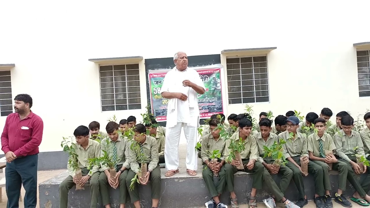 टैगोर स्कूल सिरोही में जन हितैषी संस्था सिरोही ने 1100 पौधे वितरण किए (4)