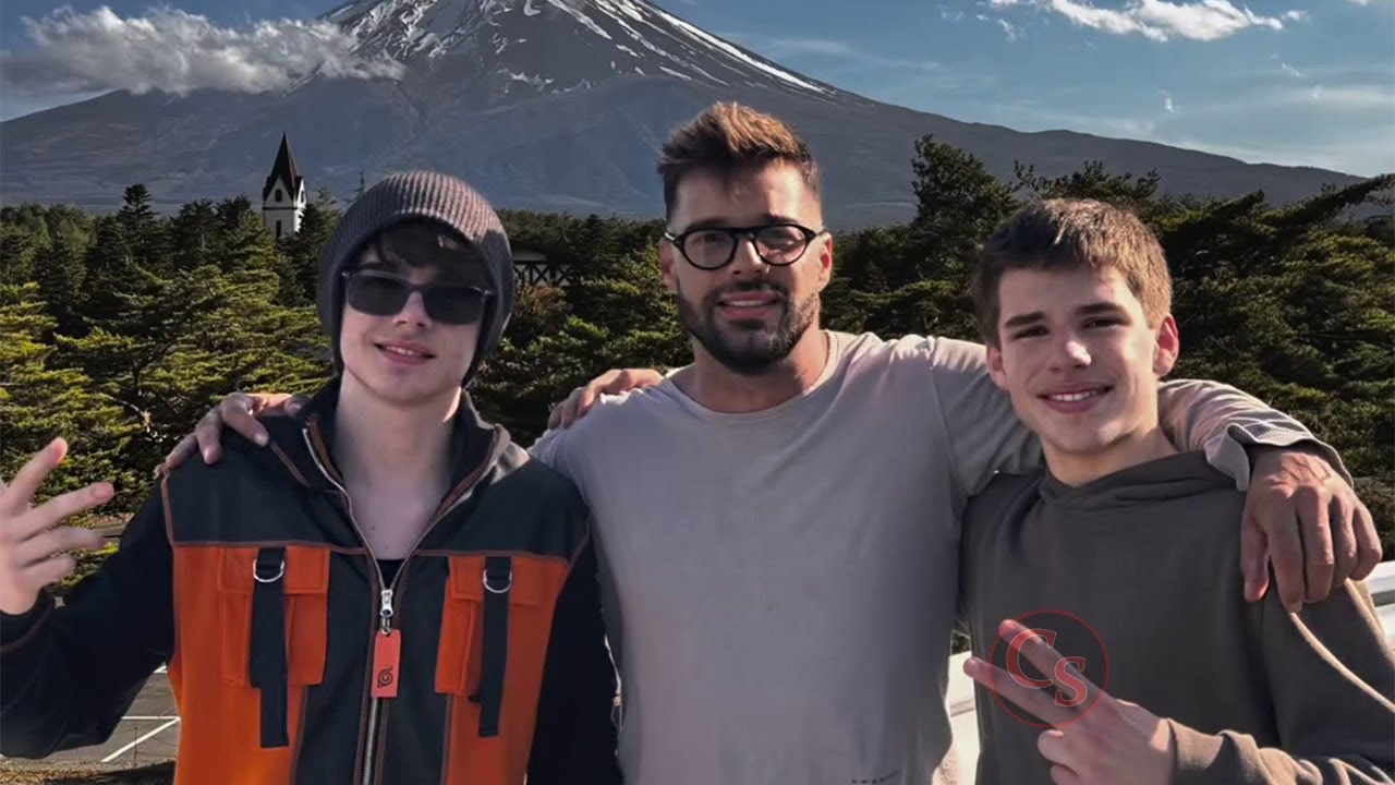 Ricky Martin and His Twins Matteo & Valentino Enjoy Their Vacation in Japan