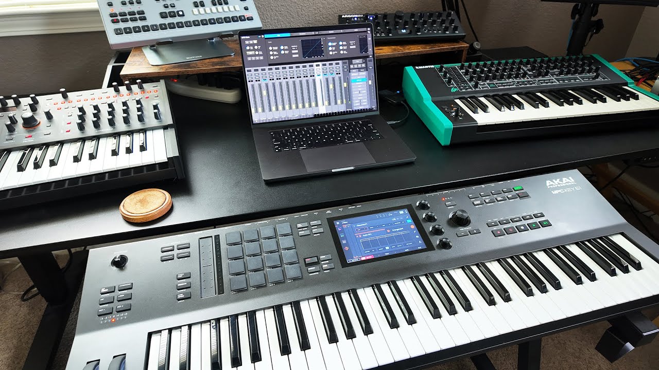 Экскурсия по кабинету писателя с MPC Key 61