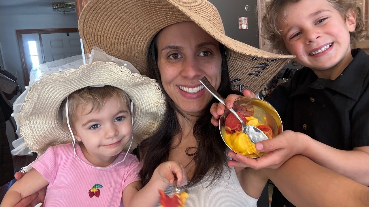 Make fruit smoothies with us #cookingwithkids #healthysnacks