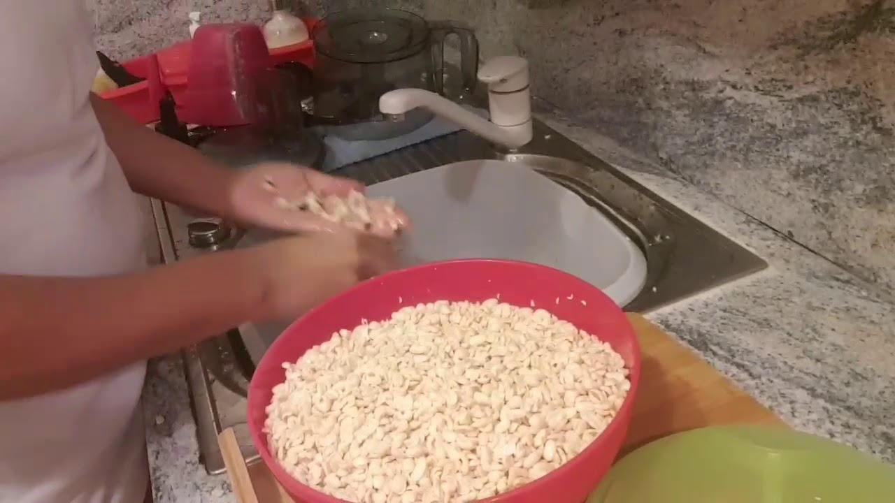 Acarajé parte 1(Lavagem do Feijao)