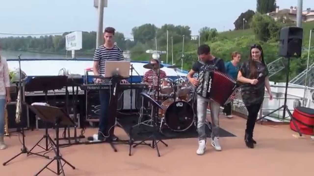 CONDOR,,valzer di p.brolli-l.gallia--------fisarmonica solista..MAURIZIO ACCIARDI