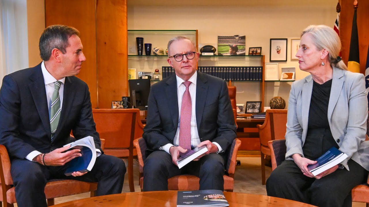Albanese government &lsquo;rattled&rsquo; by Australians&rsquo; response to the budget and One Nation&rsquo;s rise