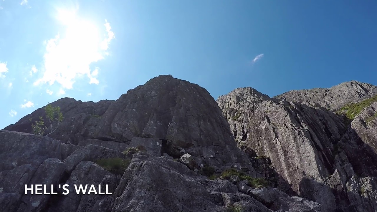 D Gully Buttress via Hell's Wall
