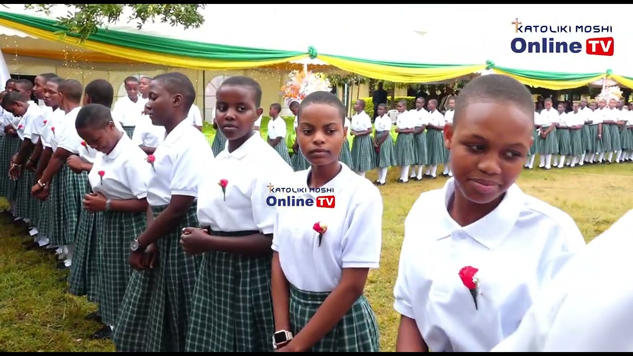 SHANGWE ZA KIDATO CHA NNE SANGITI SEC WAKIPELEKA VIPAJI MAHAFALI YA 34 JIMBO KATOLIKI MOSHI
