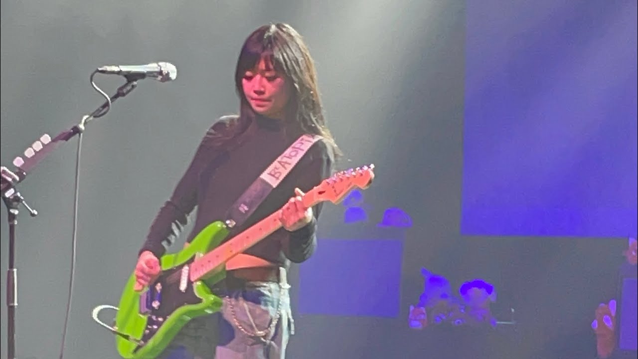 Perfect Pair - Beabadoobee LIVE