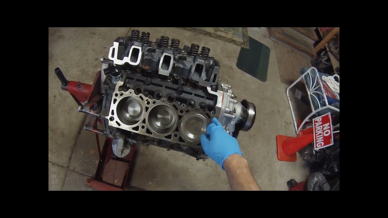Установка головки блока цилиндров Ford 4.0L OHV