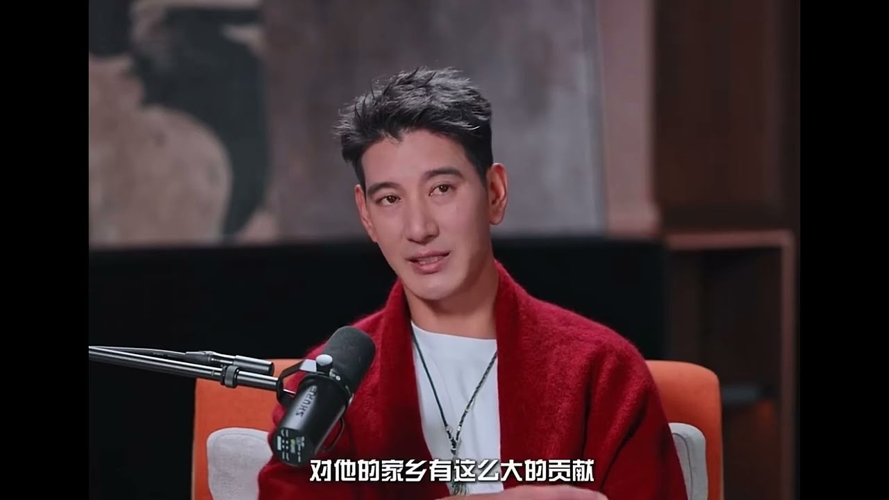 Purba Rgyal talked about Tenzin Tsundue in the interview 蒲巴甲在采访中与主持人百克力谈论丁真