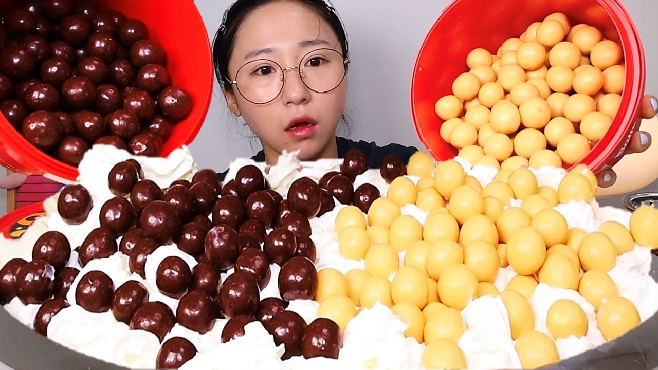 몰티져스 초코볼에 생크림 휘핑크림 듬뿍~ 카라멜 골드 초콜릿 몰티져스 디저트 먹방 Dessert Mukbang
