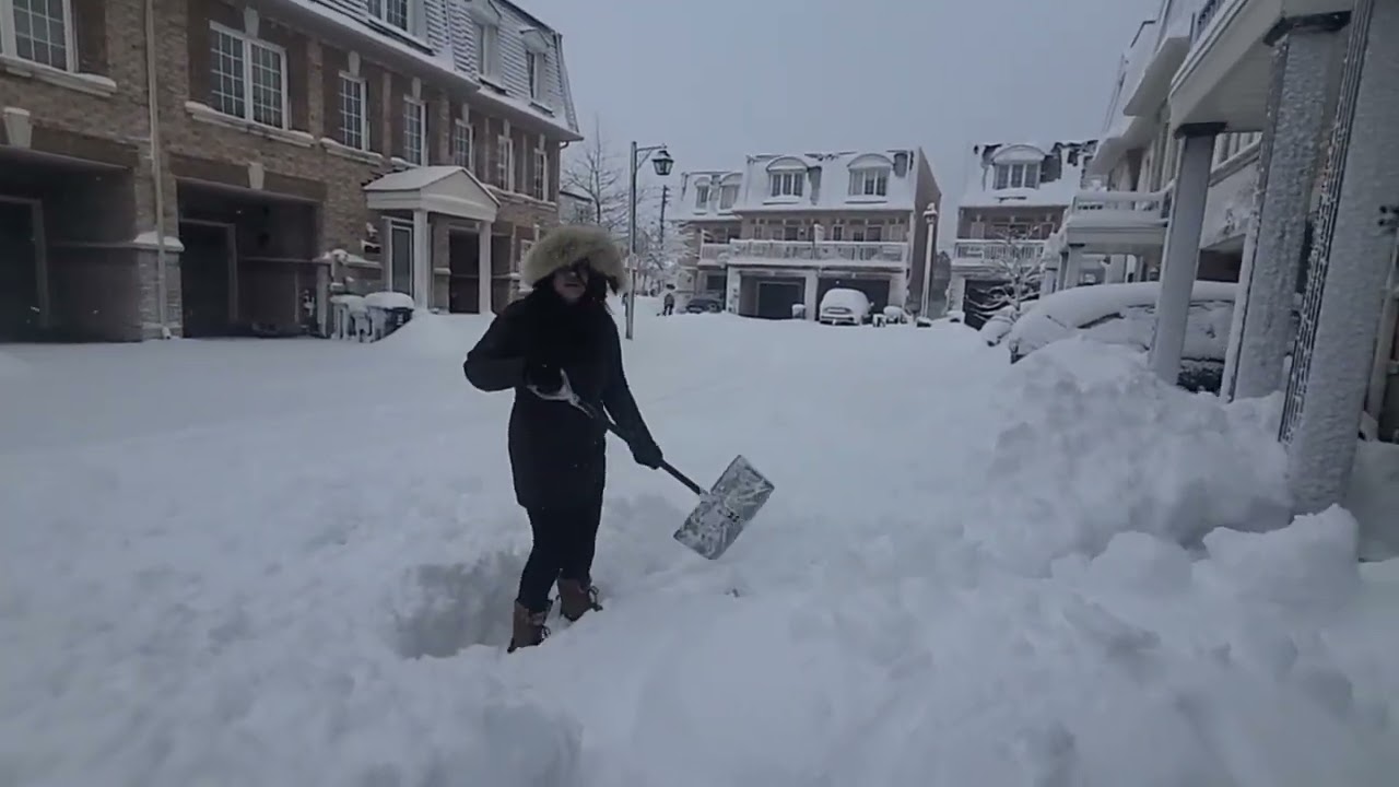 Toronto Canada - After the Snow Storm (04-March-2023)