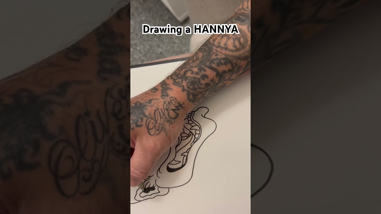 Drawing a Honnya mask by HATCHBACK #japanesetattoo #traditionaltattoo #thesharp