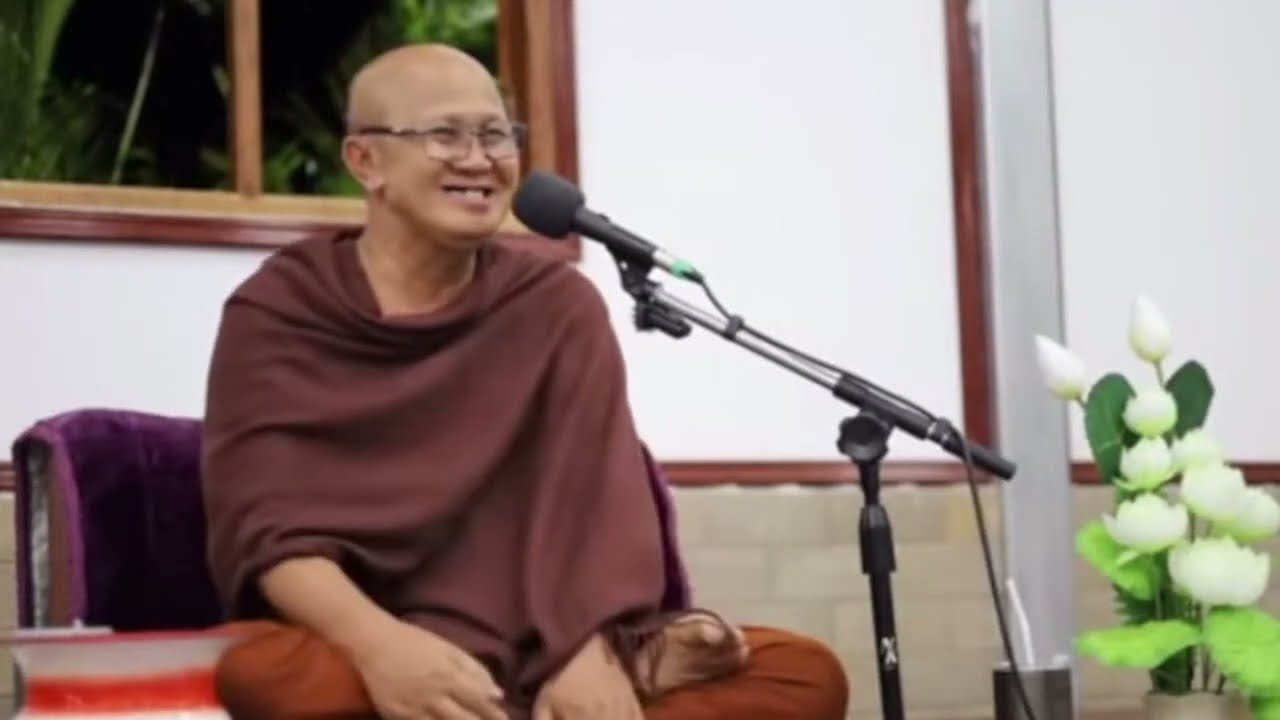 สนทนาธรรมกับ..พระสิ้นคิด ตี 4 11/02/68