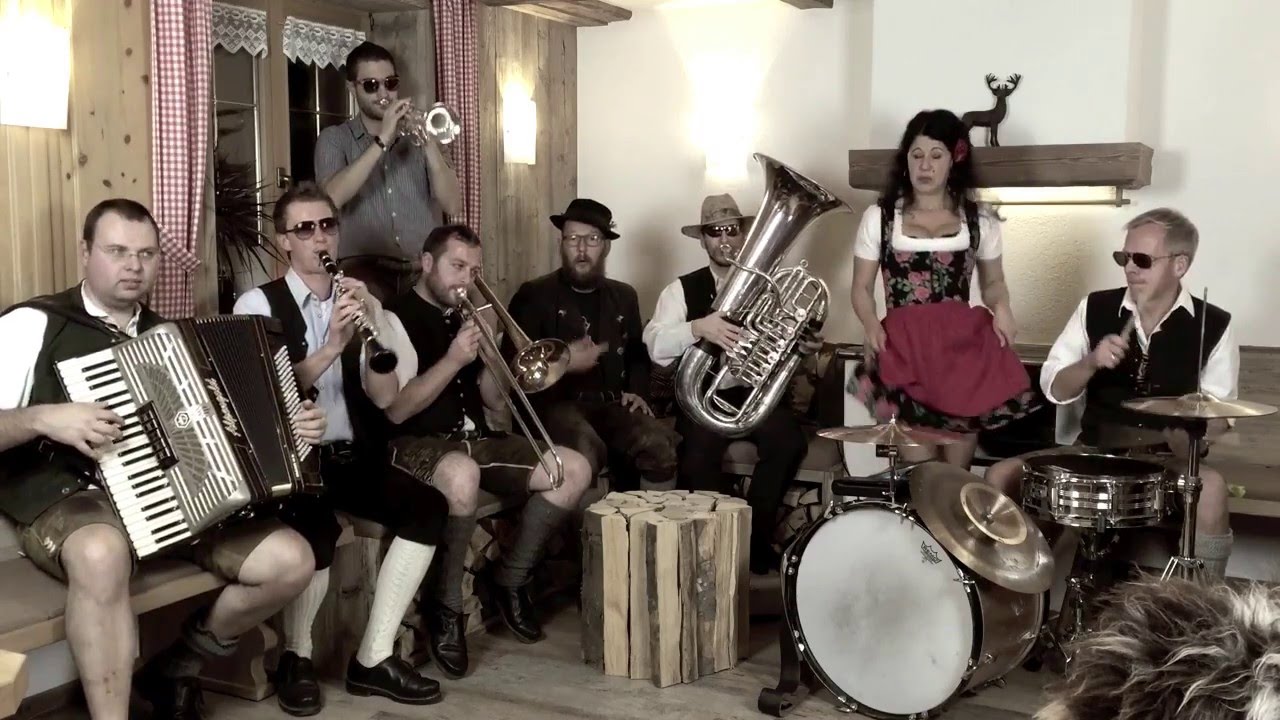 The Heimatdamisch: Poker Face (Lady Gaga)