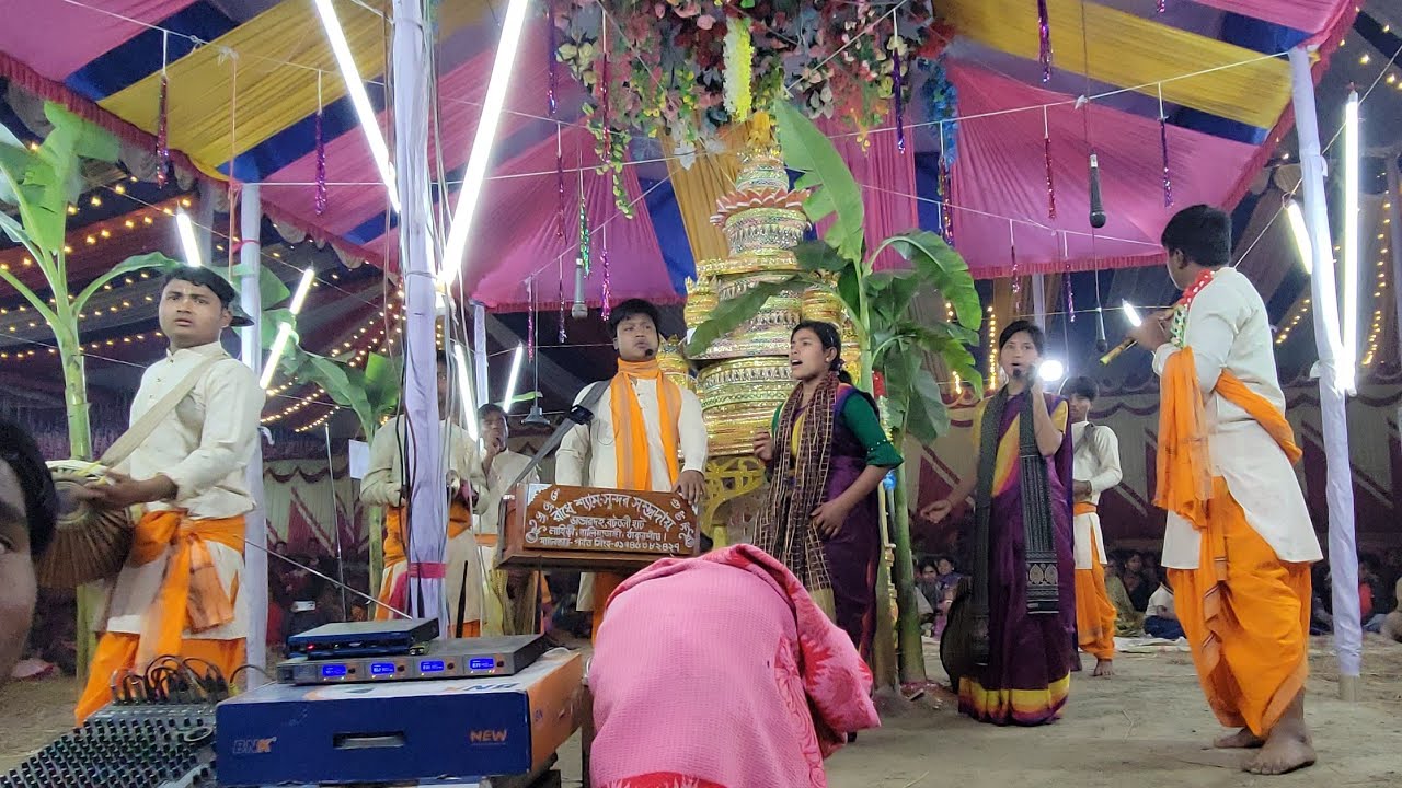 হরে কৃষ্ণ চলিতেছে মধুর হরিনাম।।(এত সুন্দর হরিনাম আমি কখনো শুনিনি) হরে কৃষ্ণ