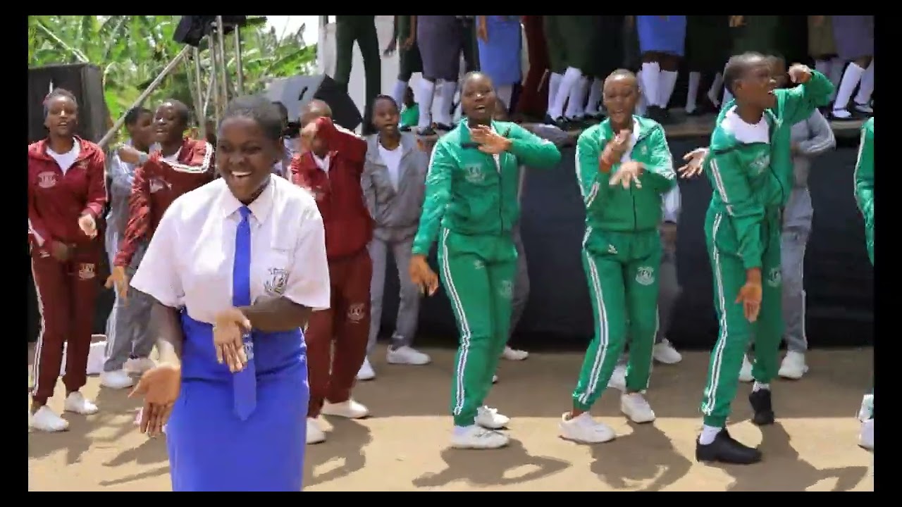 MWAGALE UGANDA LIVE PERFORMANCE BY CRESTED SS CHOIR, CRESTED SS MAKINDYE [2025]