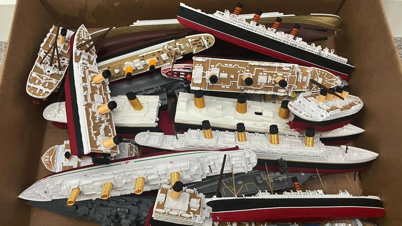 All Ships Reviewed,Titanic, Britannic, in the box and their sinking video in the tub