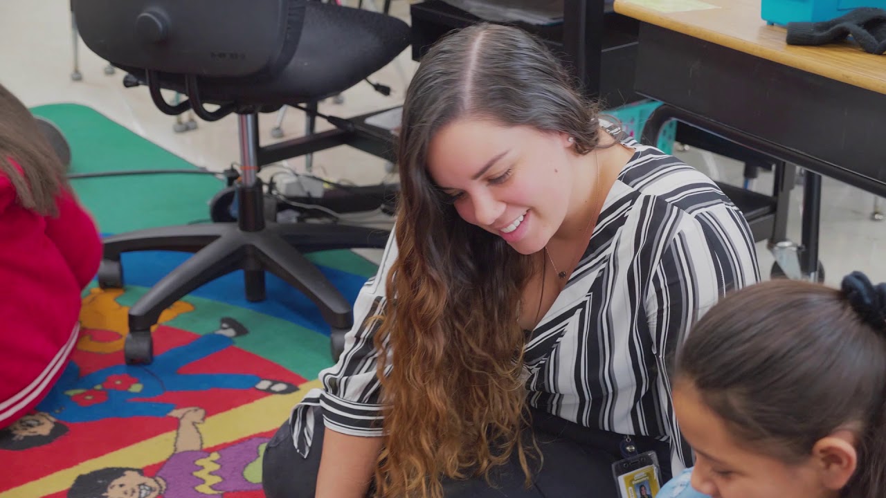 Meet Jessica Alvarez &mdash; An Elementary Education Major at USF