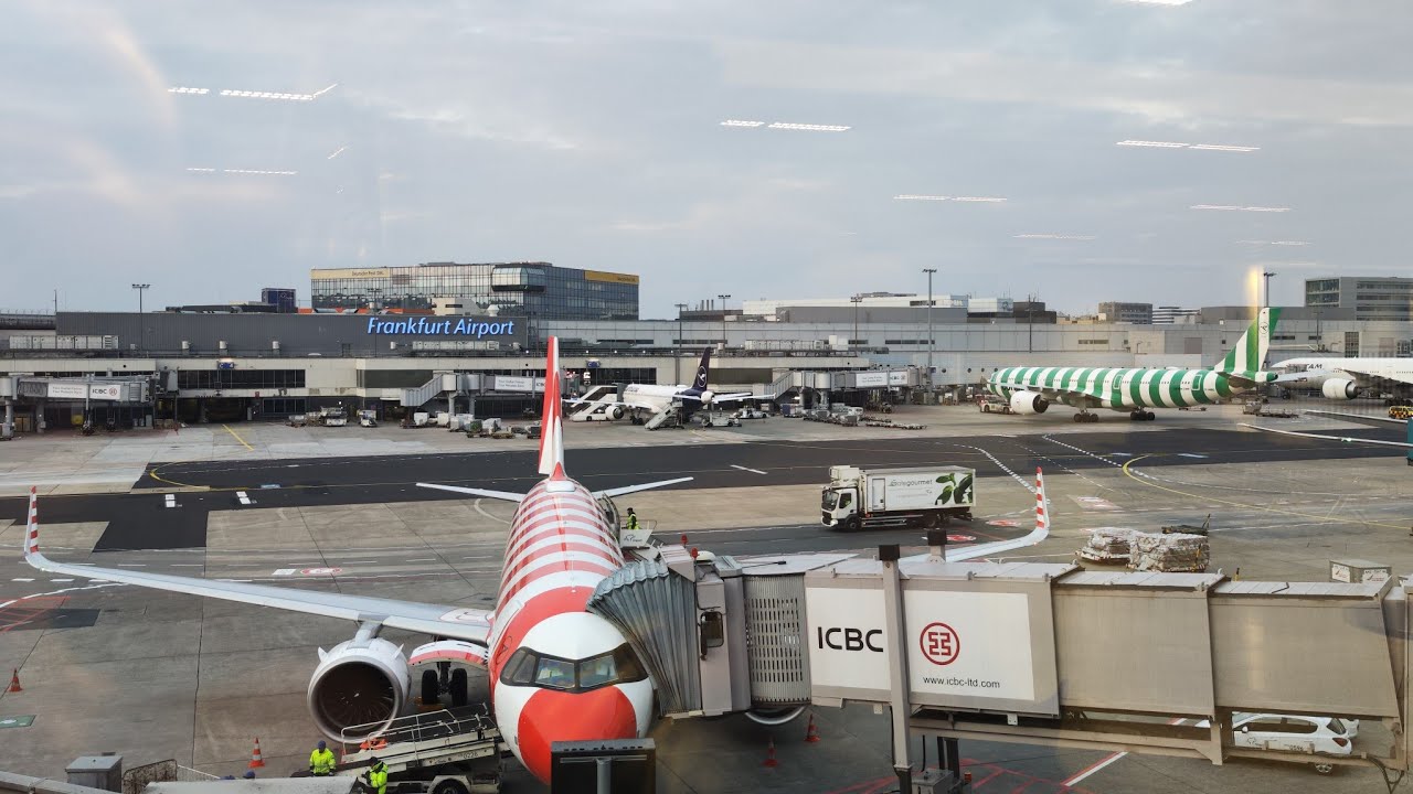 Condor Airbus A320Neo Berlin - Frankfurt.
