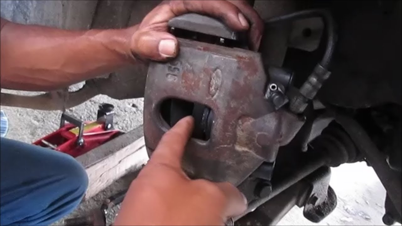 troca das pastilhas e reparo da pinça de freio parte 1