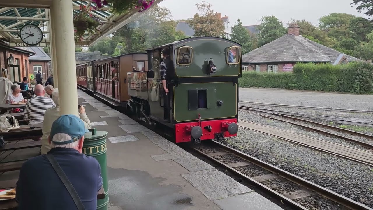 Talyllyn Railway No. 7 'Tom Rolt' Arriving at Tywyn Wharf Station