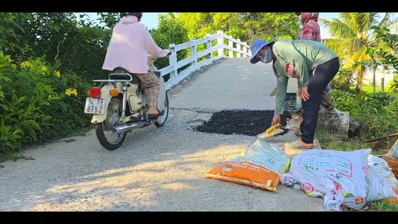 Vá Dóc Cầu Nguy Hiểm Ở Ấp Huê 1, Xã Vĩnh Thanh Cho Bà Con Đi Lại An Toàn | Thịnh 94 Vlog