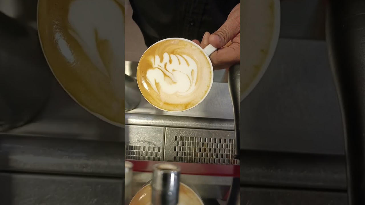 Swan bnane ki practice ki #swanlatteart #swanlove #swan #coffeeaddict