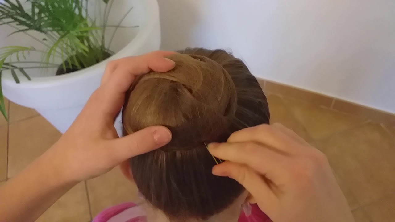 Faire un chignon de danse classique