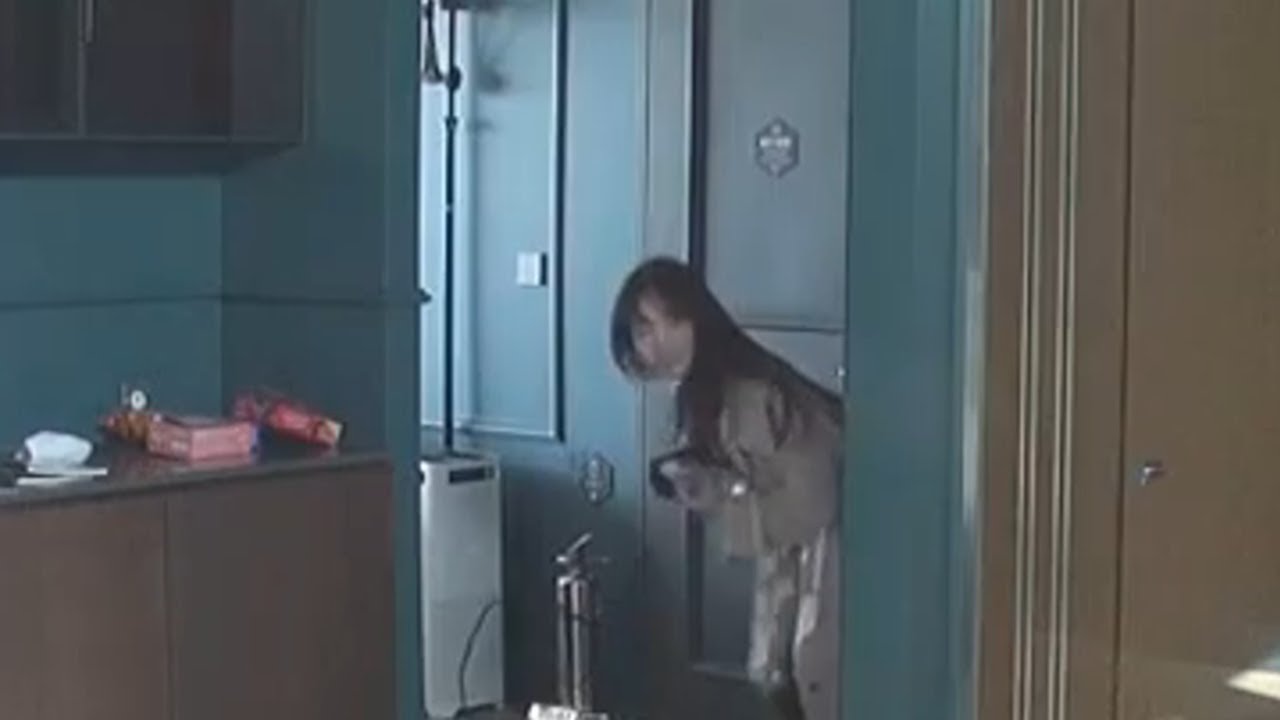 Jisun Doesn't Like her Roommates