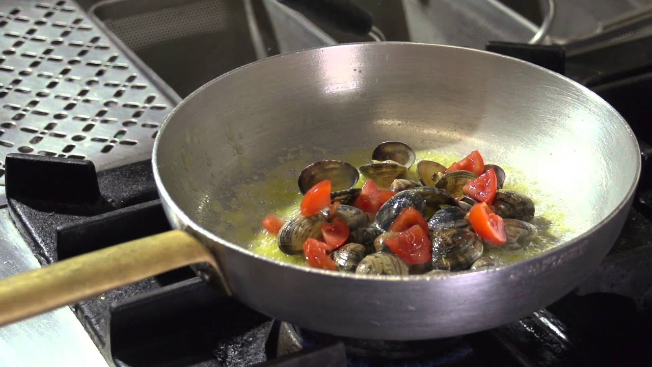 ORECCHIETTE del Pastificio Artigianale Alta Valle Scrivia con vongole veraci e piccantino