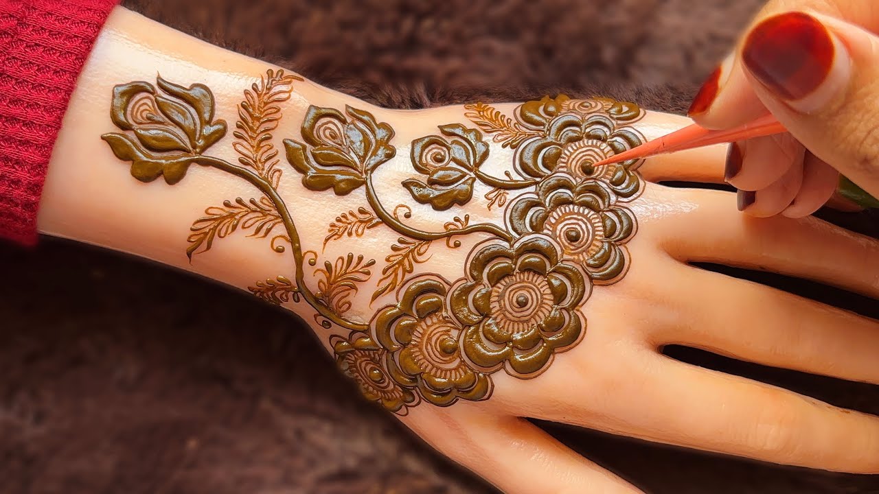 Beautiful stylish Mehndi Design for back hand / bold floral & dome style henna style #thouseenshenna